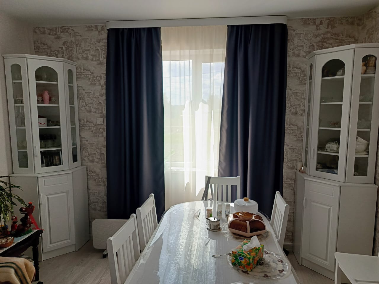 Буфет Констанция угловой белый матовый / голубой