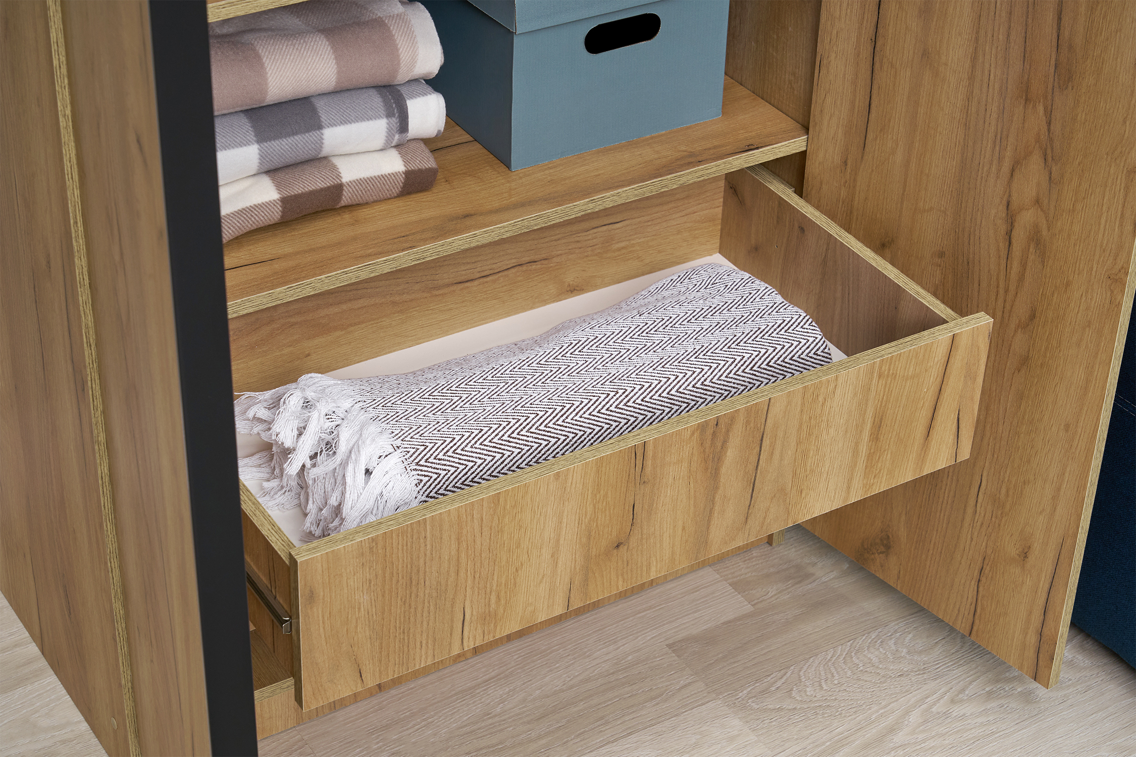 Шкаф 2-х створчатый Тивина дуб золотой