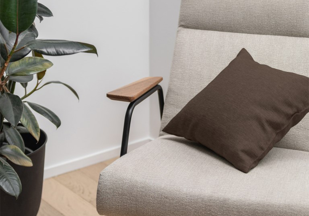 Подушка декоративная Волшебная ночь 40х40 см рогожка, коричневая