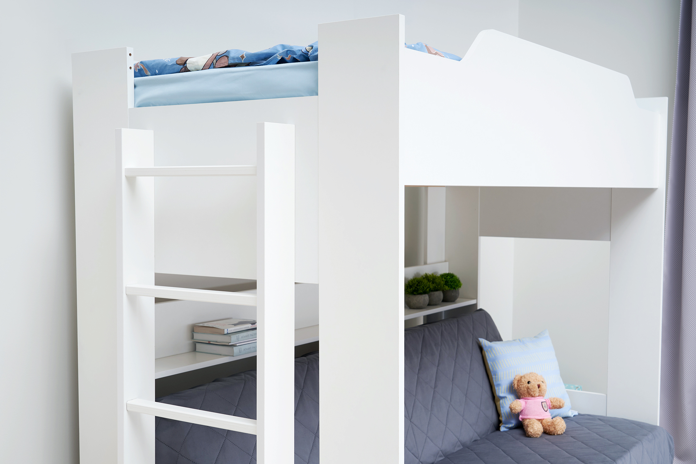 Двухъярусная кровать с диван-кроватью темно-серый / белый