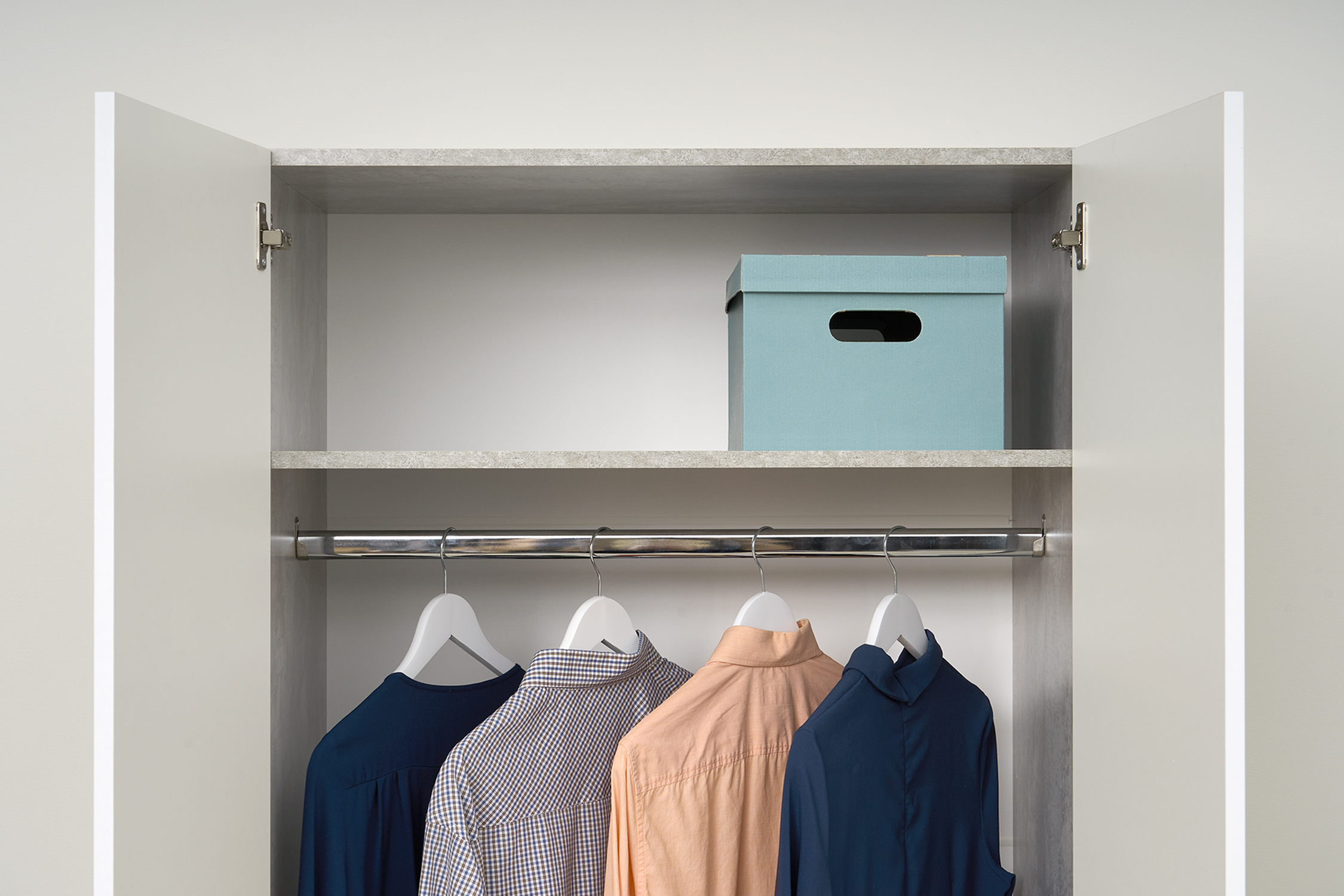 Шкаф 2-х створчатый Тивина цемент светлый / белый шагрень