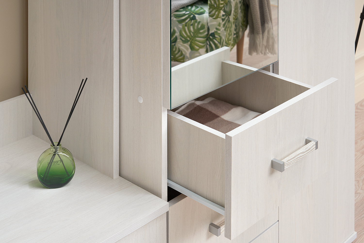 Гостиная Белла №2 ясень белый