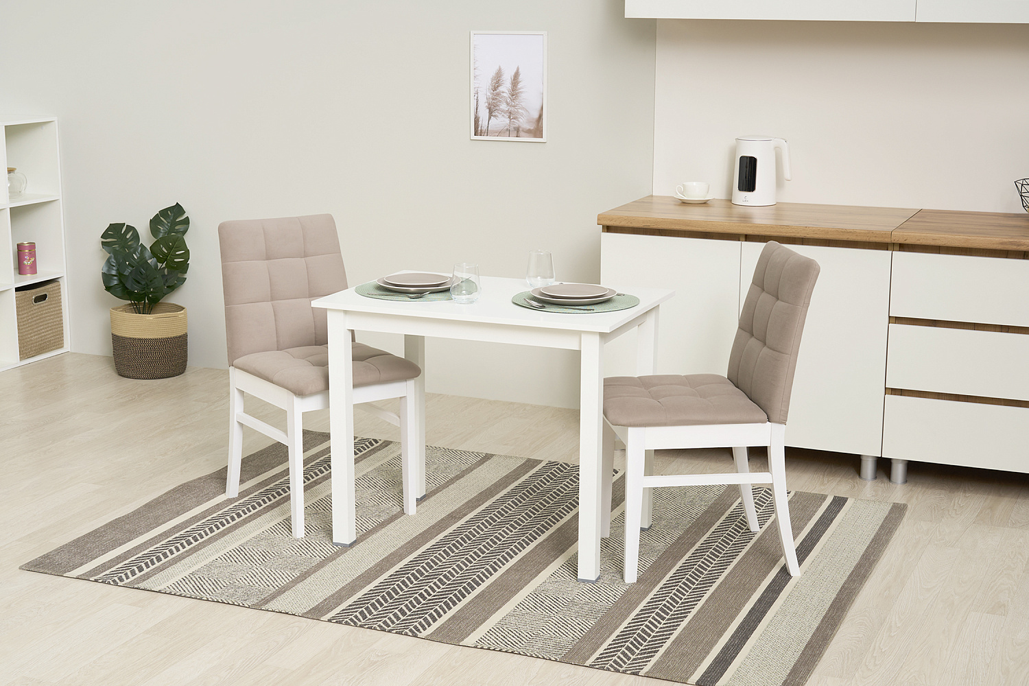 Стол обеденный белый