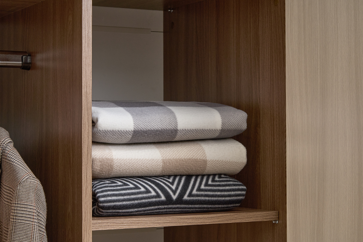 Шкаф Трио ясень шимо темный / ясень шимо светлый