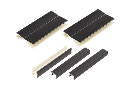 Комплект заглушек для цоколя 100 мм черный