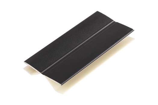 Заглушка мультиугол для цоколя 100 мм черная