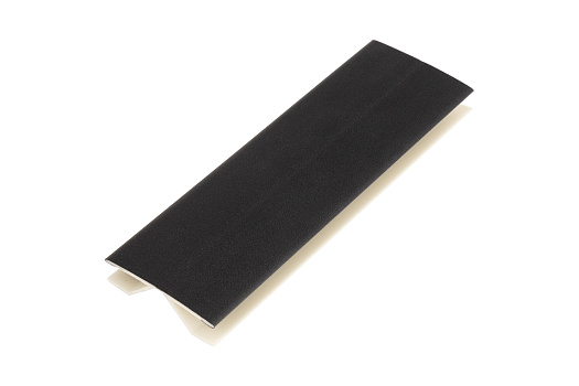 Заглушка мультиугол для цоколя 150 мм черная