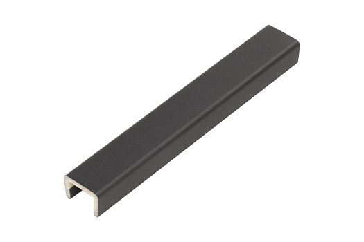 Заглушка п-образная для цоколя 100 мм черная