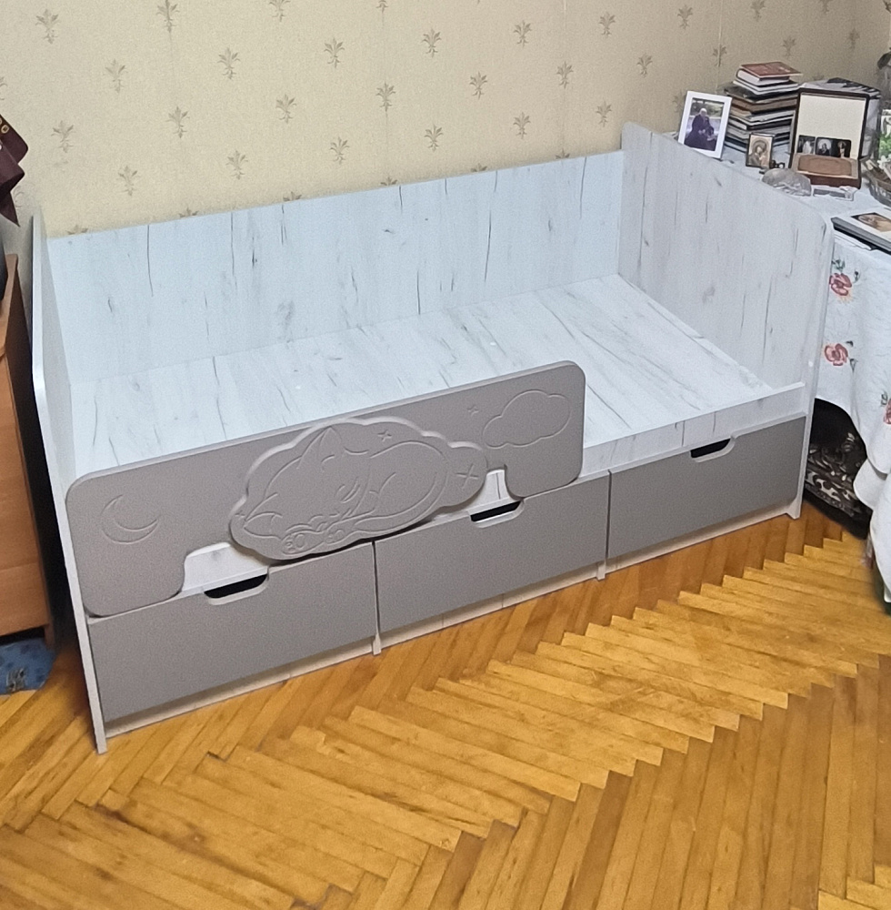 Кровать Юниор-4 шарли бриз / дуб крафт белый