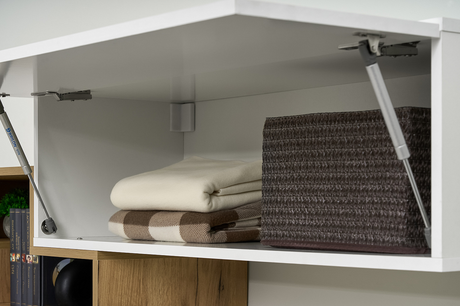 Стенка SkyFree белый / дуб крафт золотой