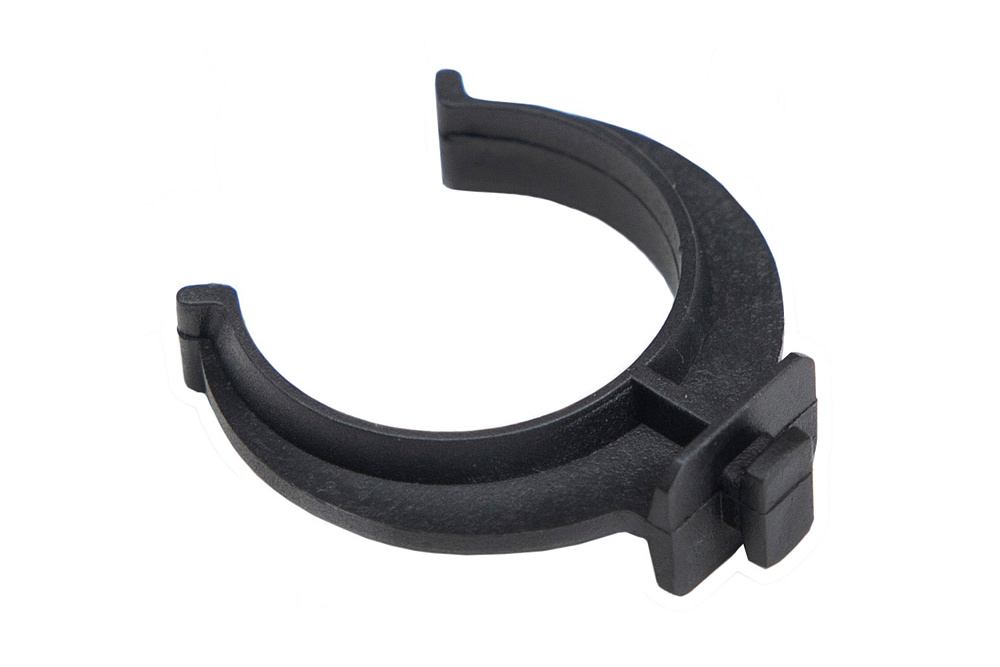 Клипса под пластиковый цоколь черный