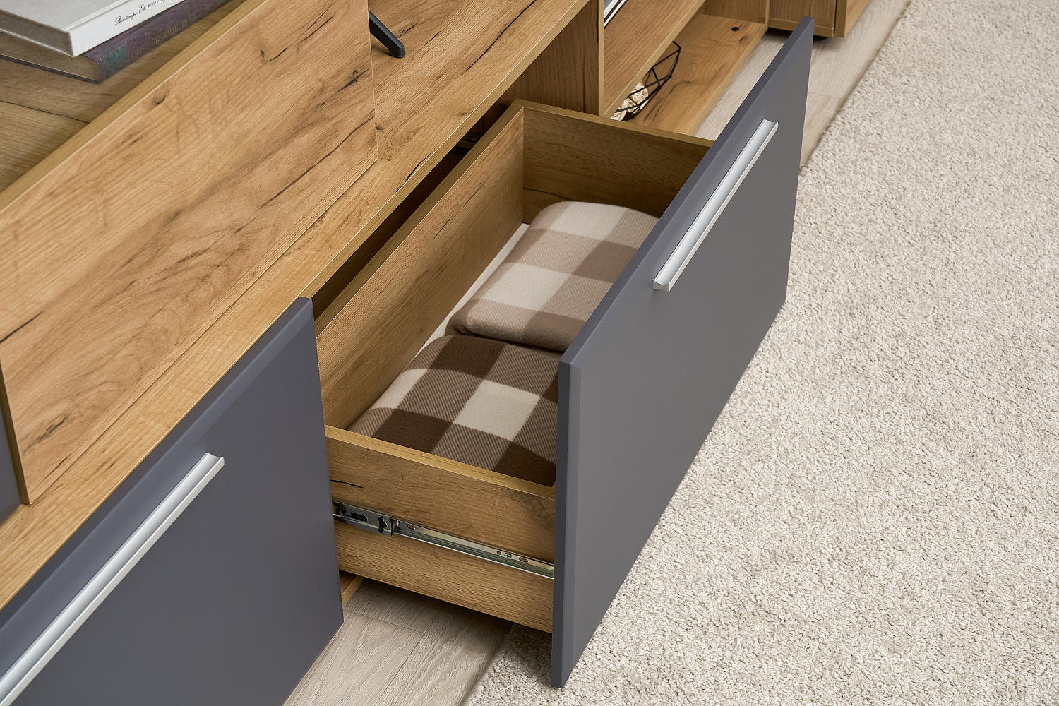 Стенка Сафари дуб крафт золотой / матовый графит софт