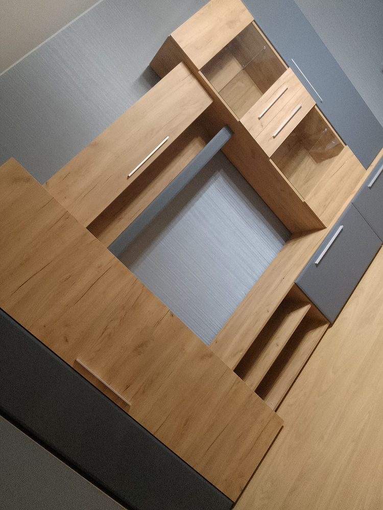 Стенка Сафари дуб крафт белый / матовый белый софт        