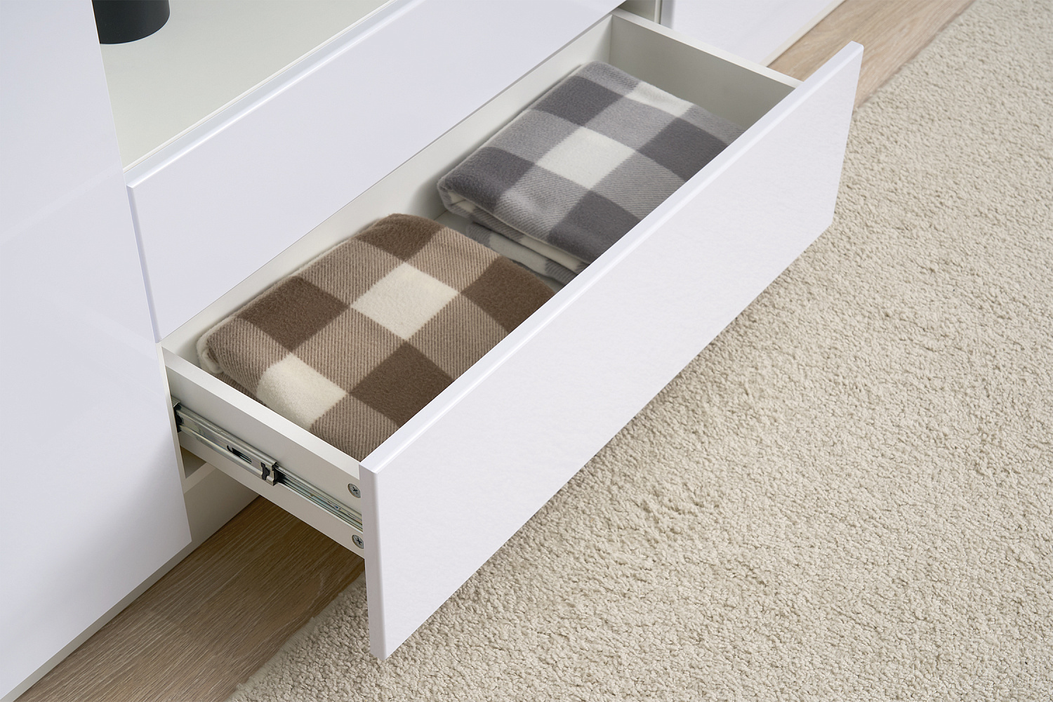 Стенка Лаванда-2 белый / белый глянец