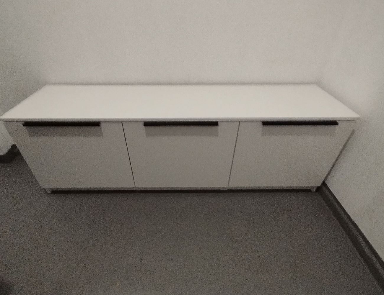 Тумба 3-х створчатая Тивина белый текстурный