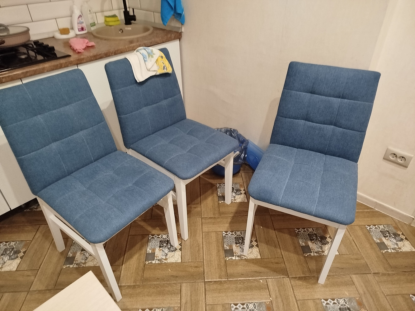 Стул мягкий Н белый / серо-бежевый