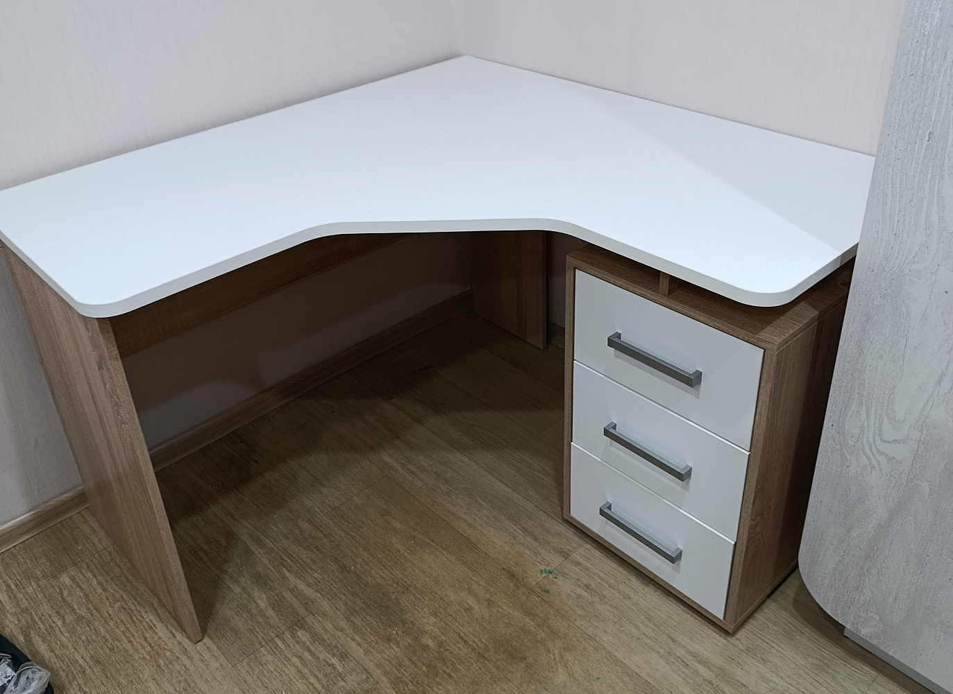 Стол компьютерный угловой Лайт-2 дуб сонома / белый