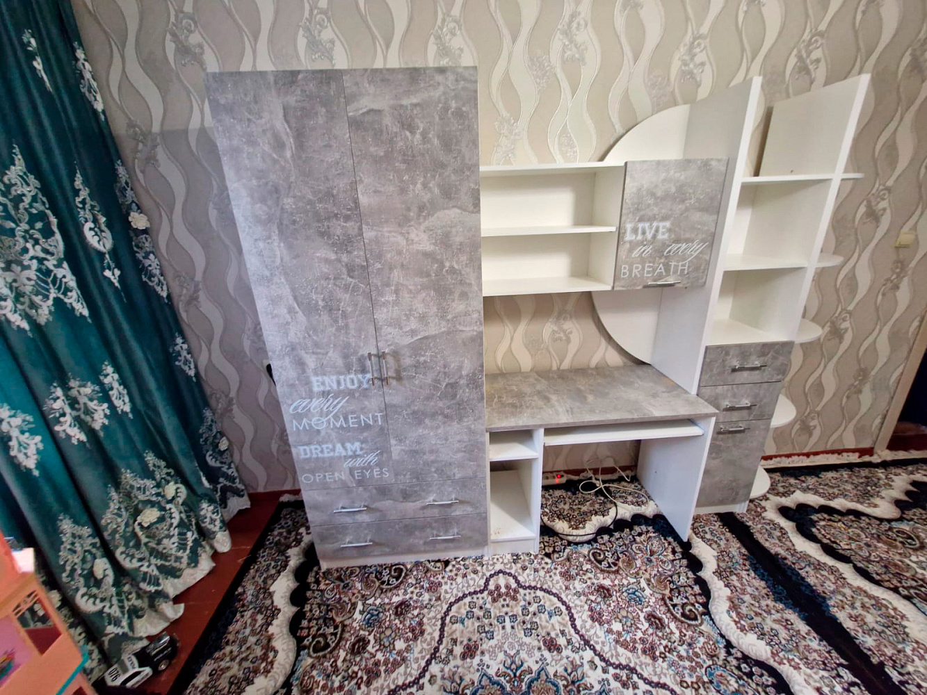 Стенка Юниор-2 Лофт бетон светлый / белый