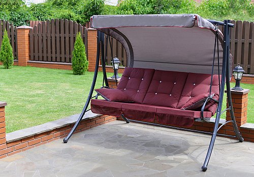 Качели садовые 3-х местные Пагода бордовые