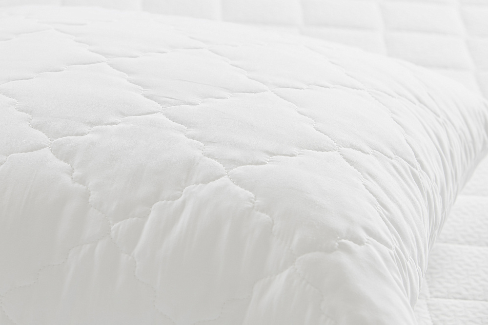 Подушка с полиэфирным волокном Bamboo Plus 68*68