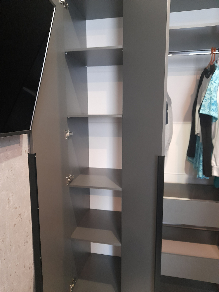 Шкаф 3-х створчатый Тивина графит серый