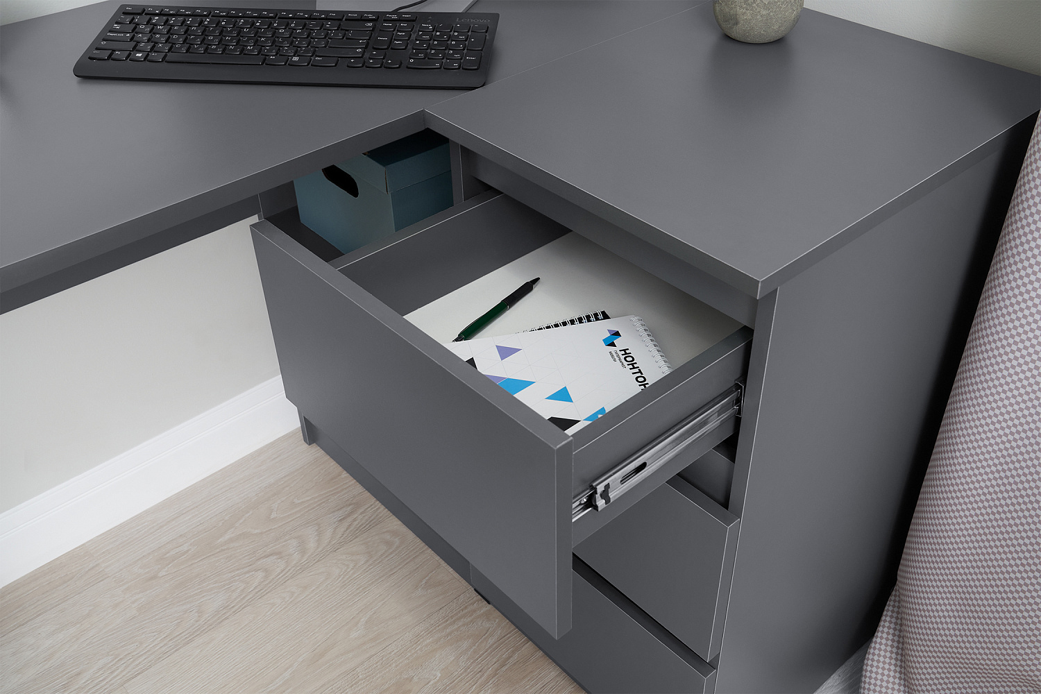 Стол письменный Челси угловой графит