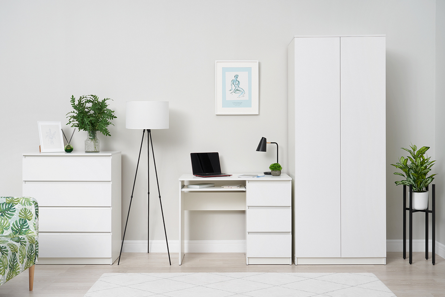 Стол письменный Челси 3 ящика белый / белый глянец