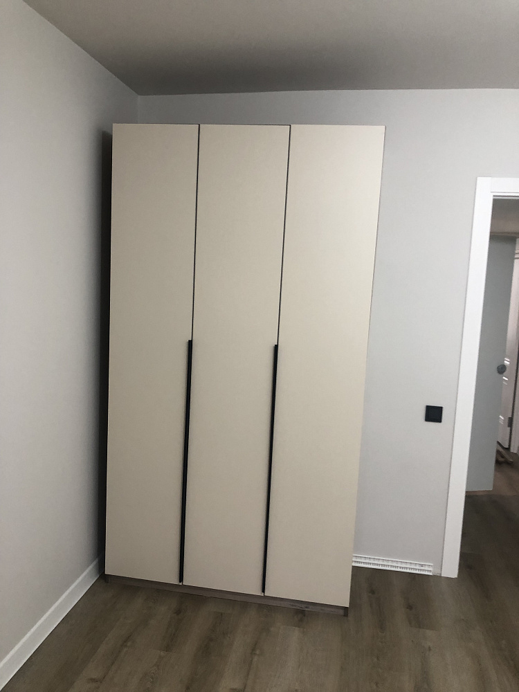 Шкаф 3-х створчатый Тивина графит серый