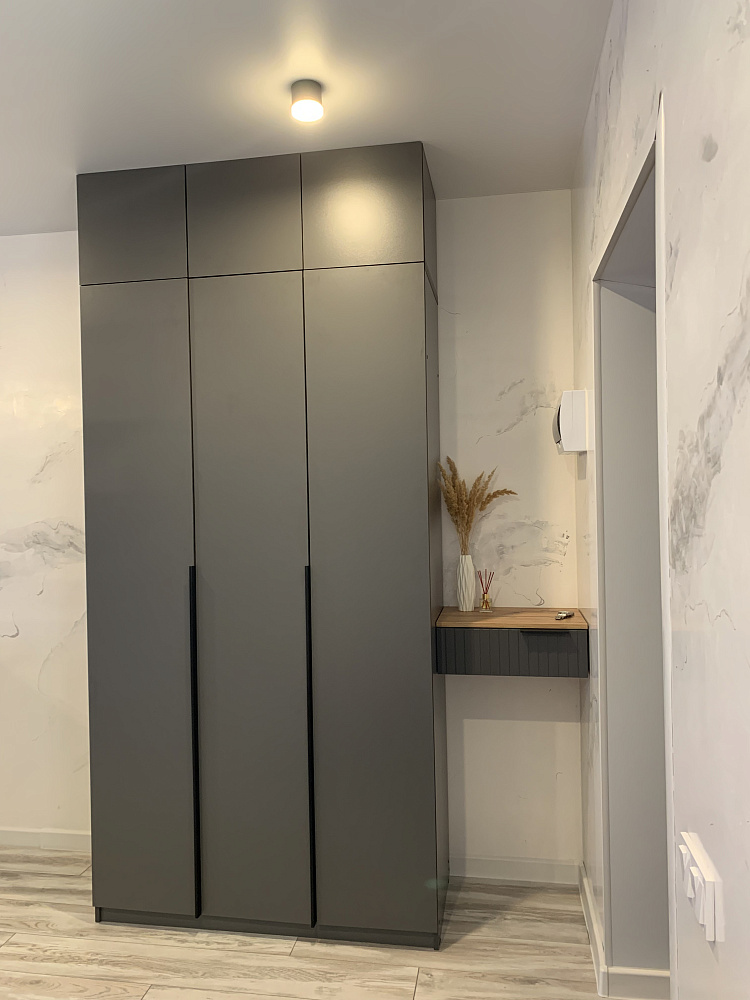 Шкаф 3-х створчатый Тивина графит серый