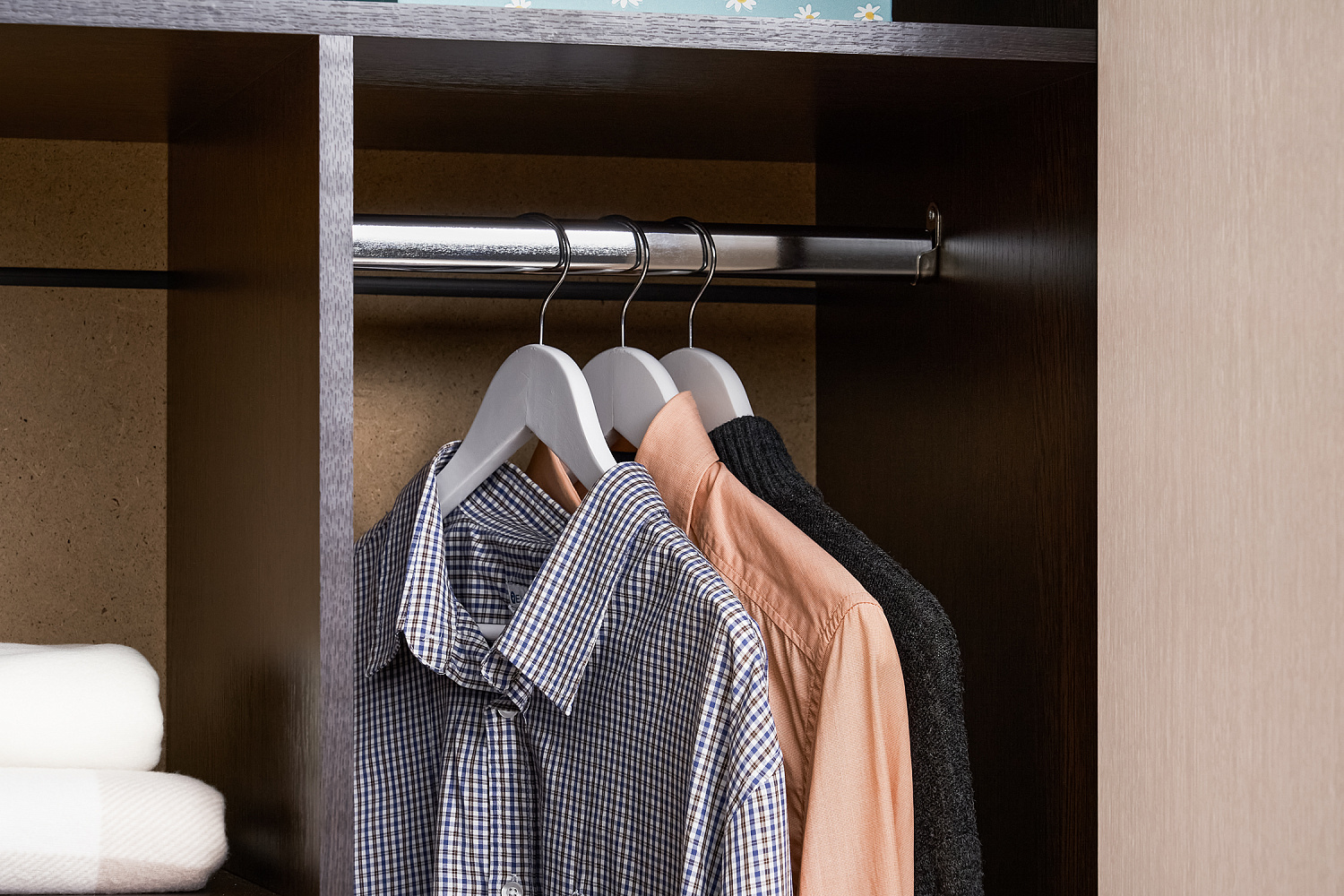 Шкаф 2-х створчатый с зеркалом Ронда ШК-20 венге / дуб белфорд