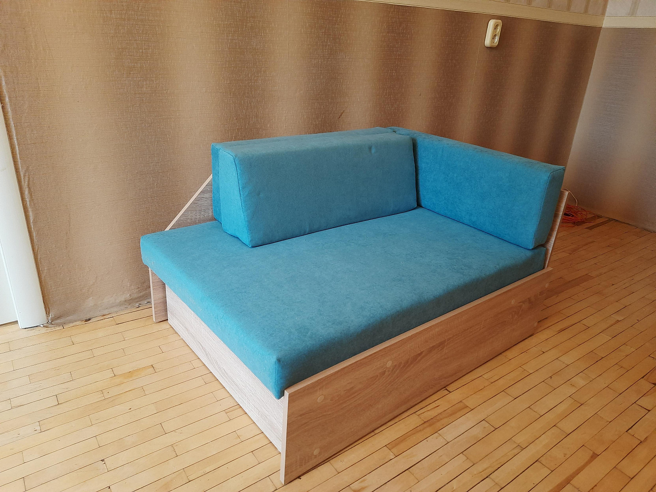 Диван выкатной №1 ясень шимо светлый / принт геометрия