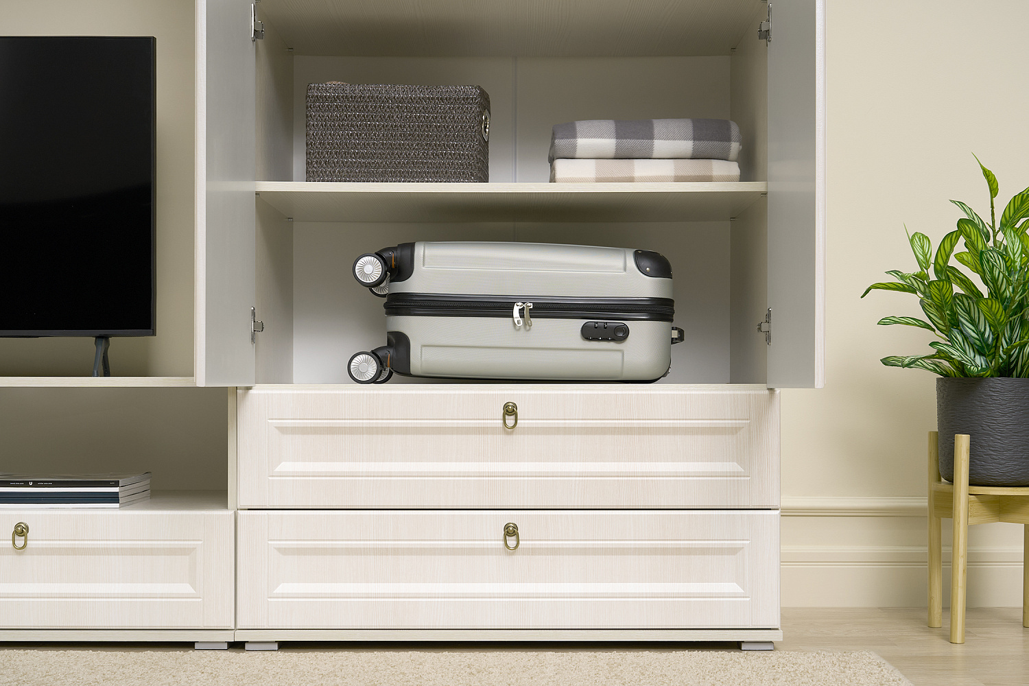 Стенка Престиж-1 №4 cандал светлый