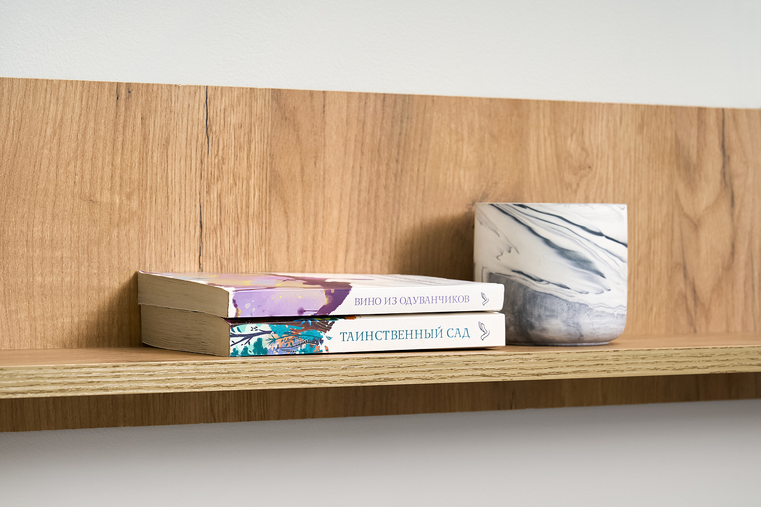 Стенка Бостон дуб крафт золотой / белый глянец