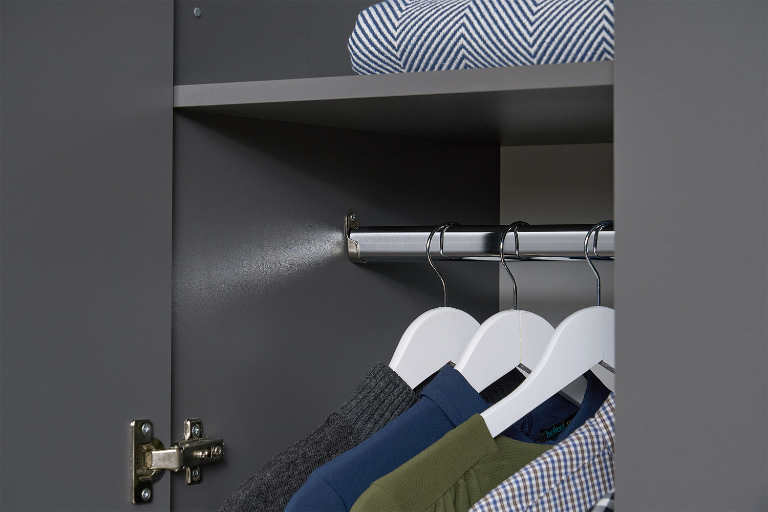 Шкаф 4-х створчатый Берген 1.6 м с зеркалами серый графит