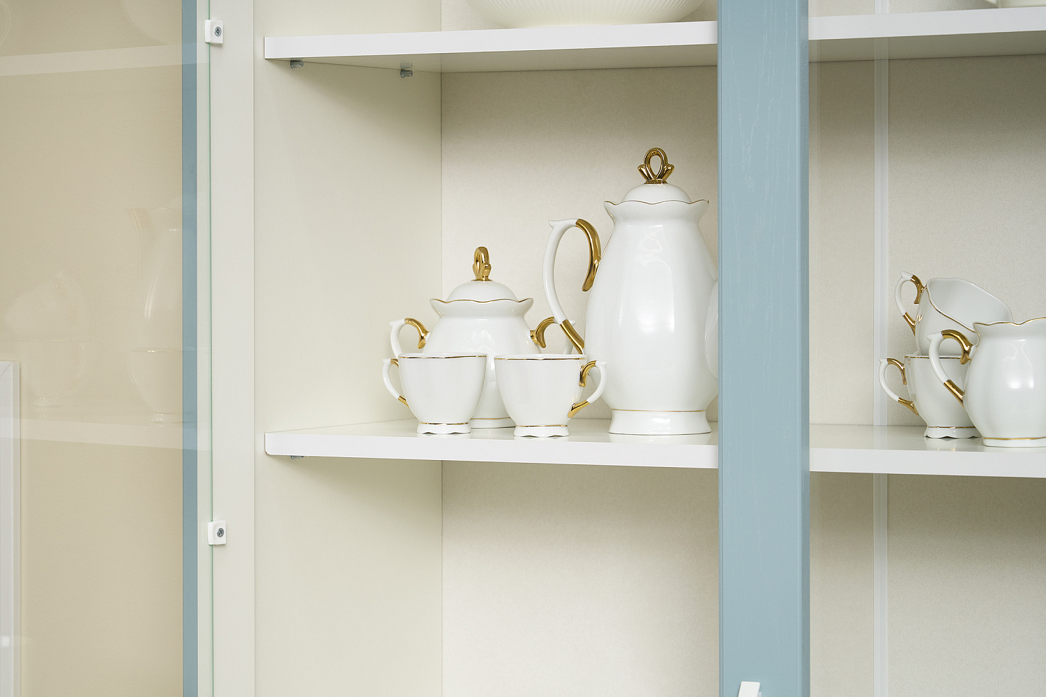 Буфет Констанция 2-х створчатый голубой