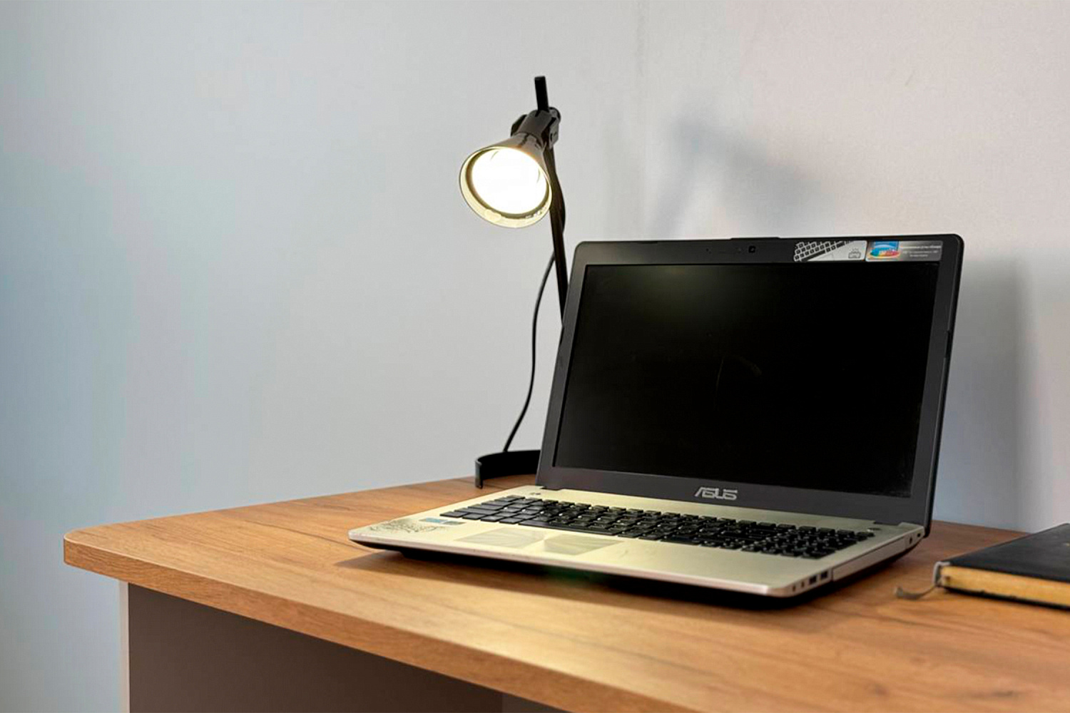 Стол компьютерный Лайт-2 кашемир / дуб крафт золотой