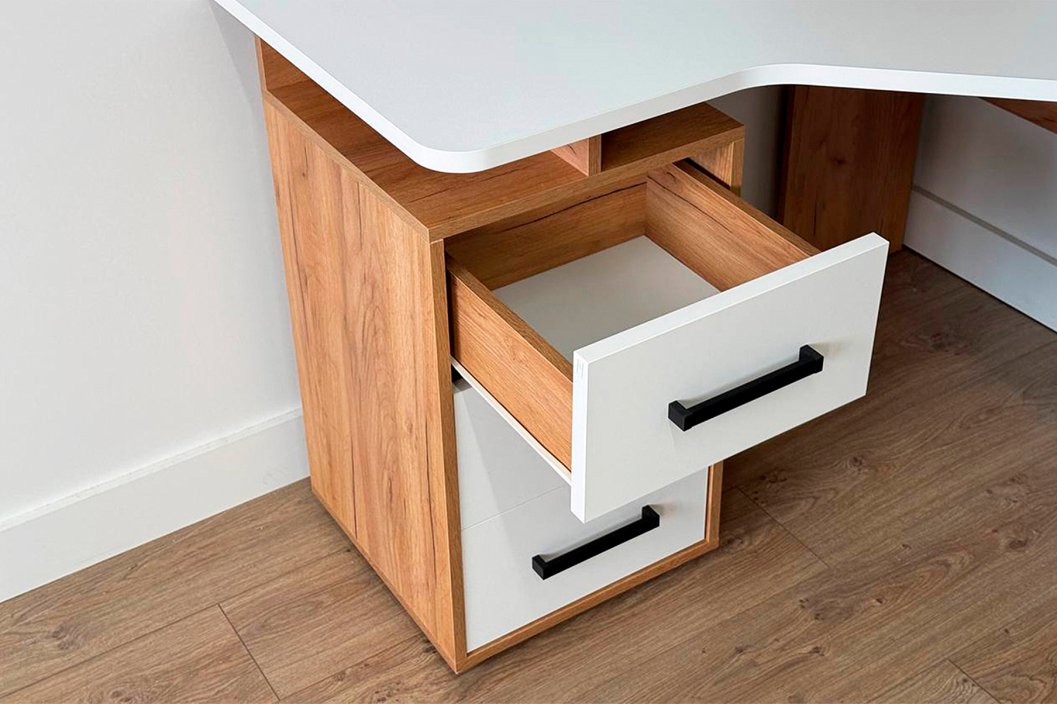 Стол компьютерный угловой Лайт-2 дуб крафт золотой / белый