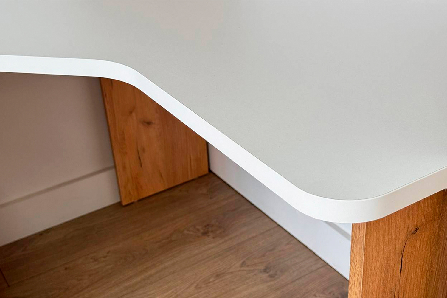 Стол компьютерный угловой Лайт-2 дуб крафт золотой / белый