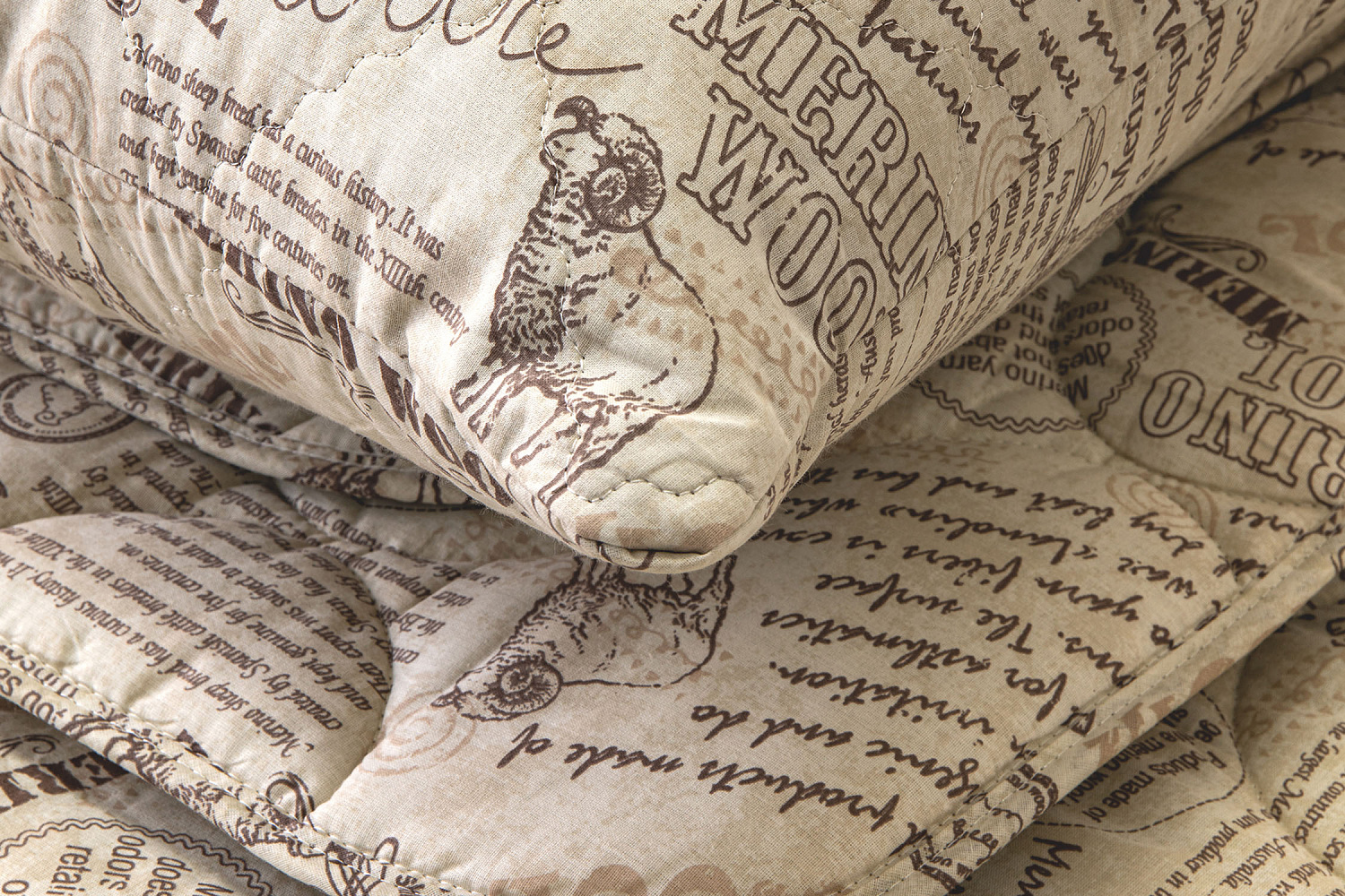 Подушка с шерстью мериноса Волшебная ночь