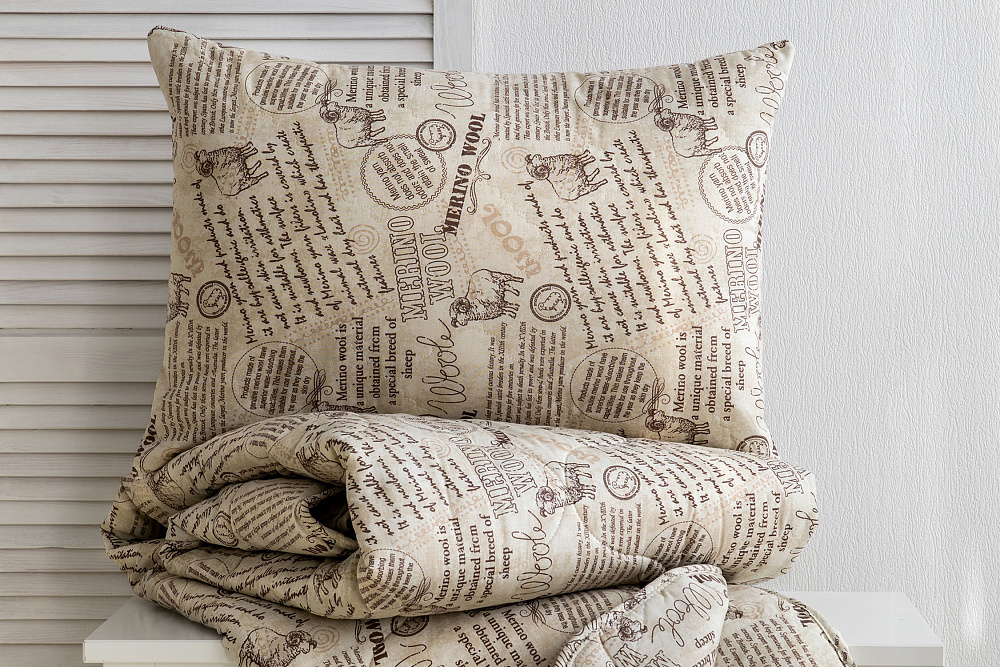 Подушка с шерстью мериноса Волшебная ночь