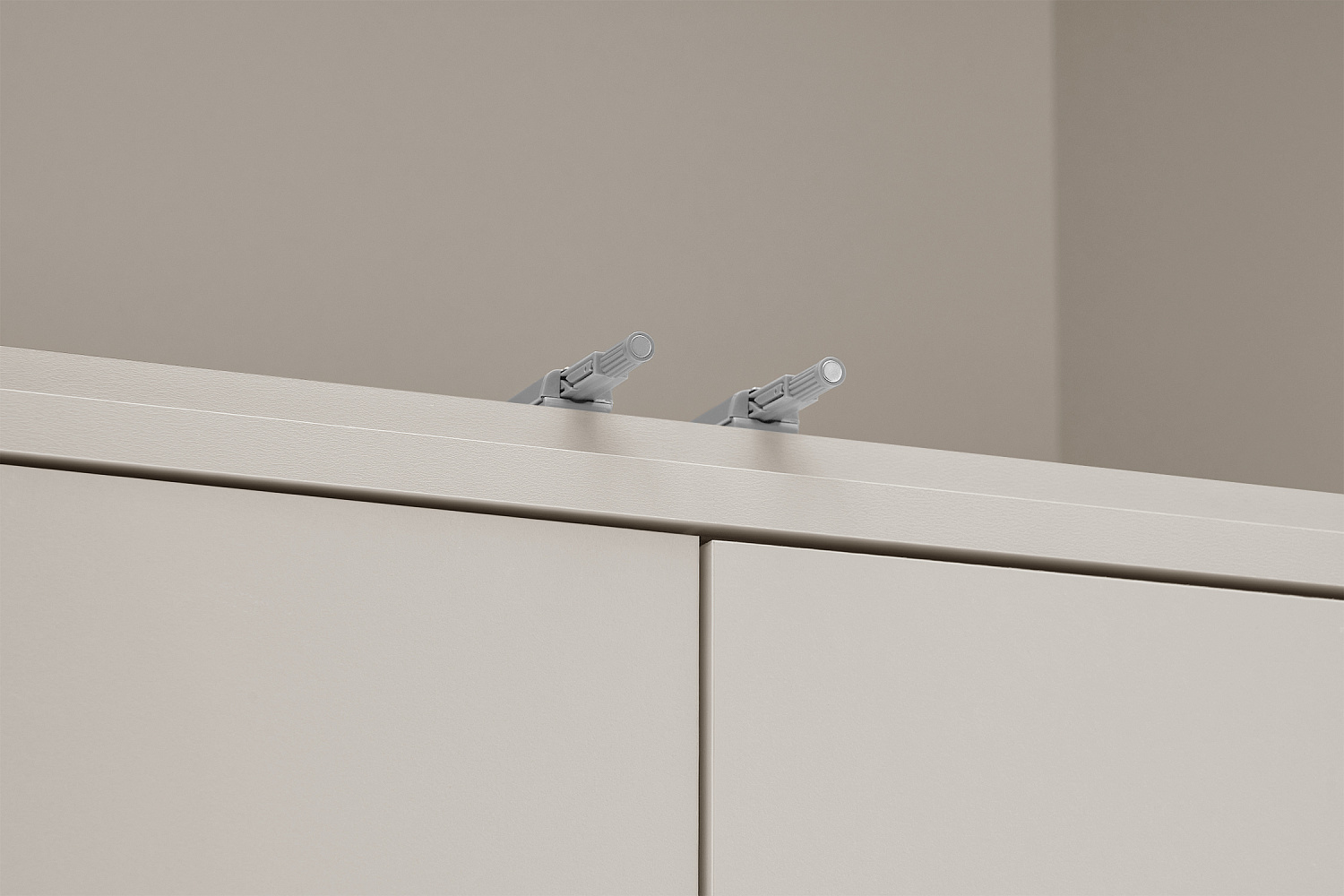 Шкаф 3-х створчатый с антресолью Норд кашемир