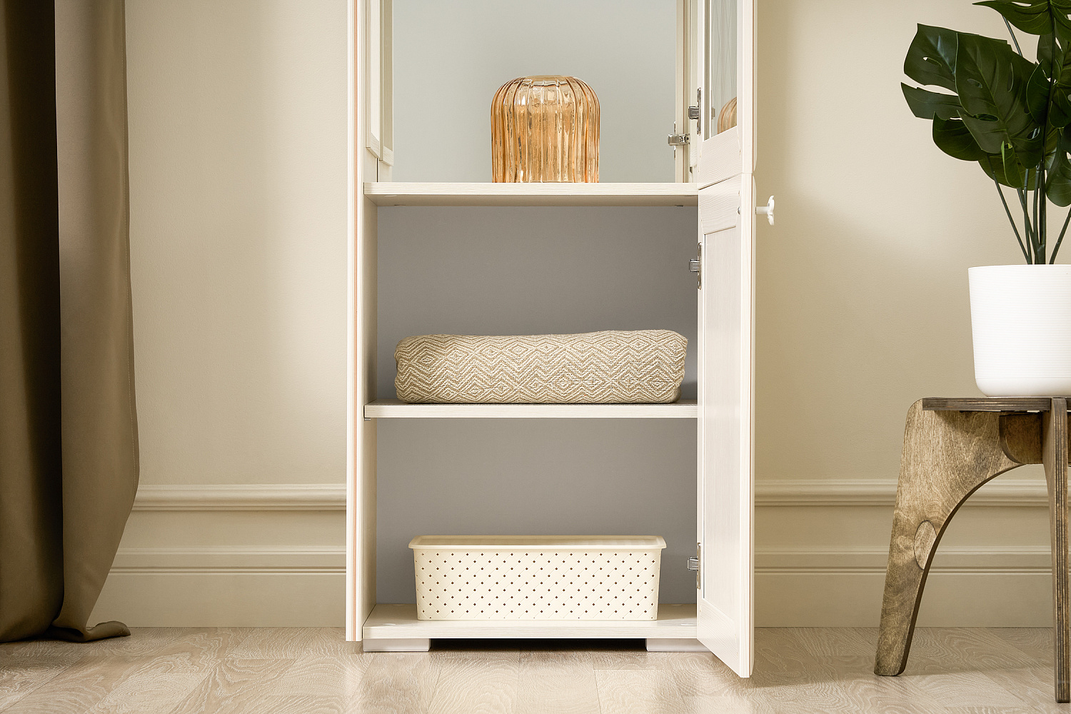 Пенал с витриной Парма сандал светлый