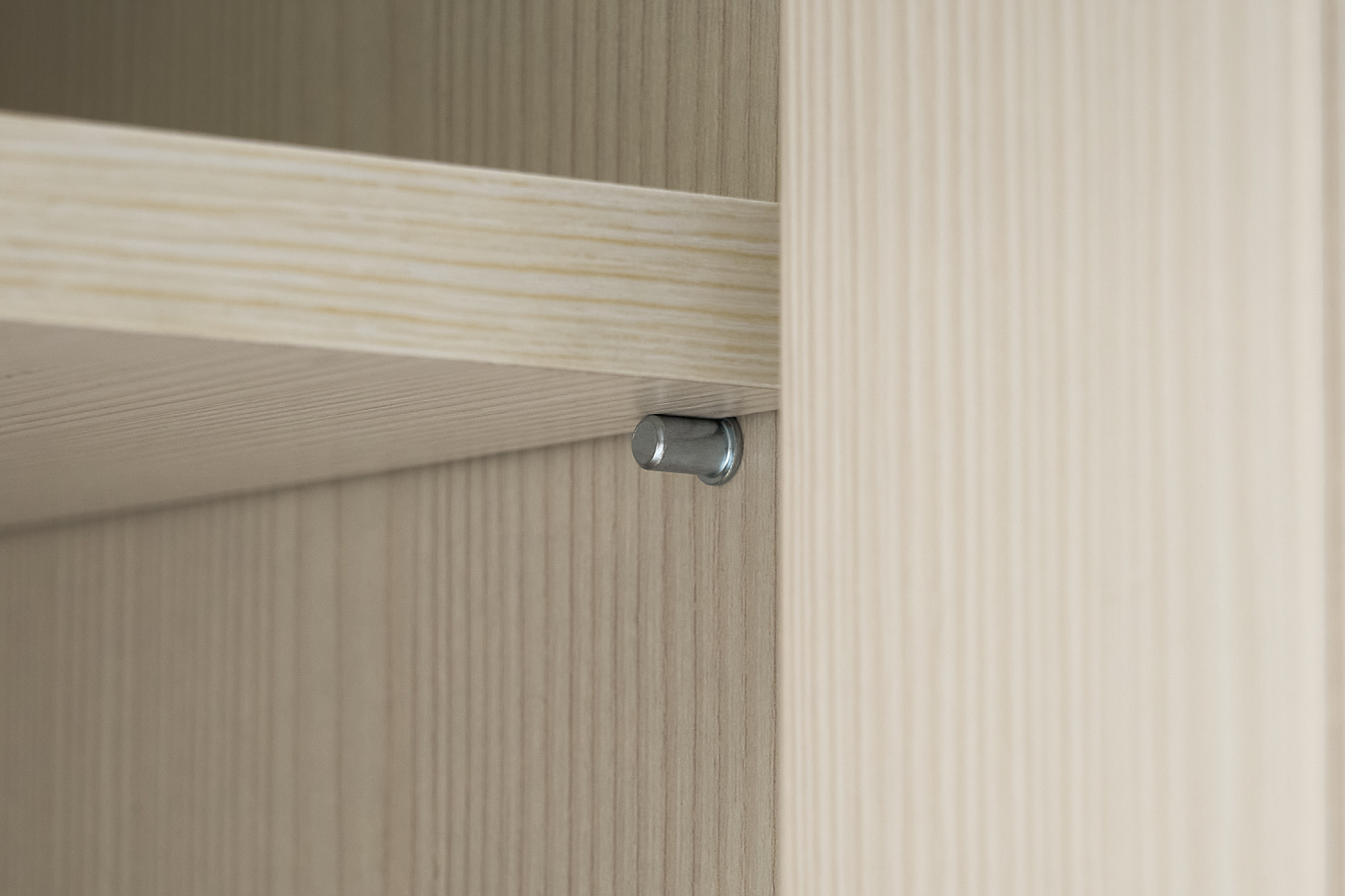 Пенал с витриной Парма сандал светлый