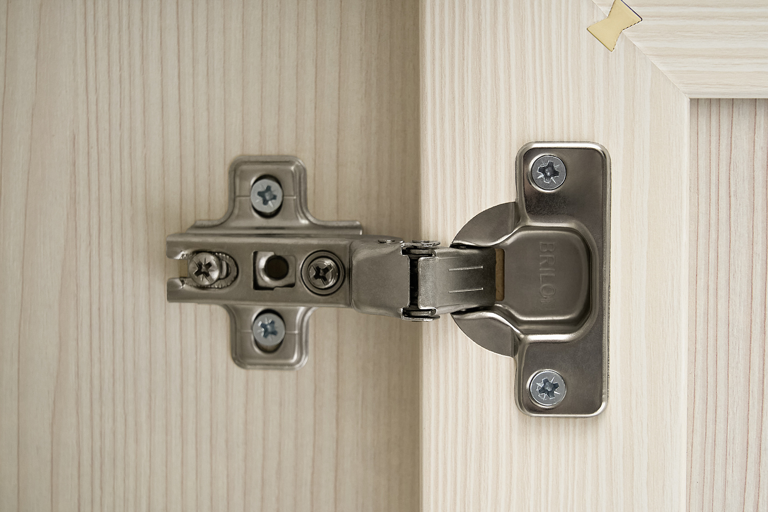 Пенал с витриной Парма сандал светлый