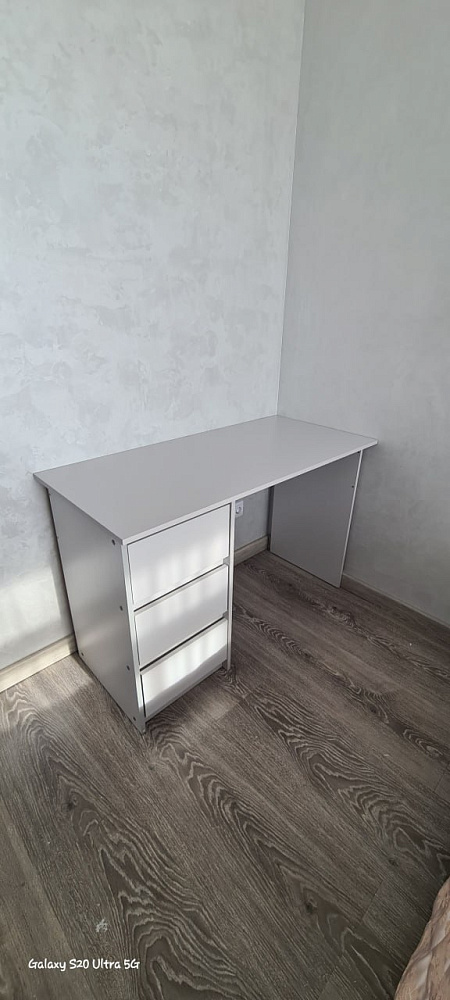 Стол письменный Айден белый