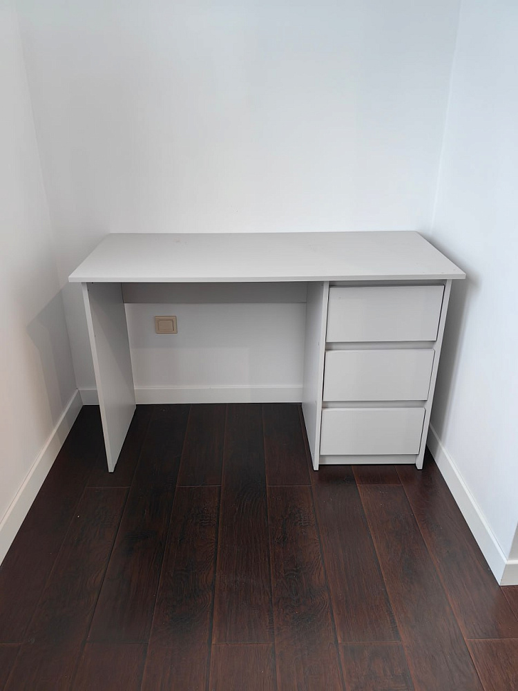 Стол письменный Айден белый