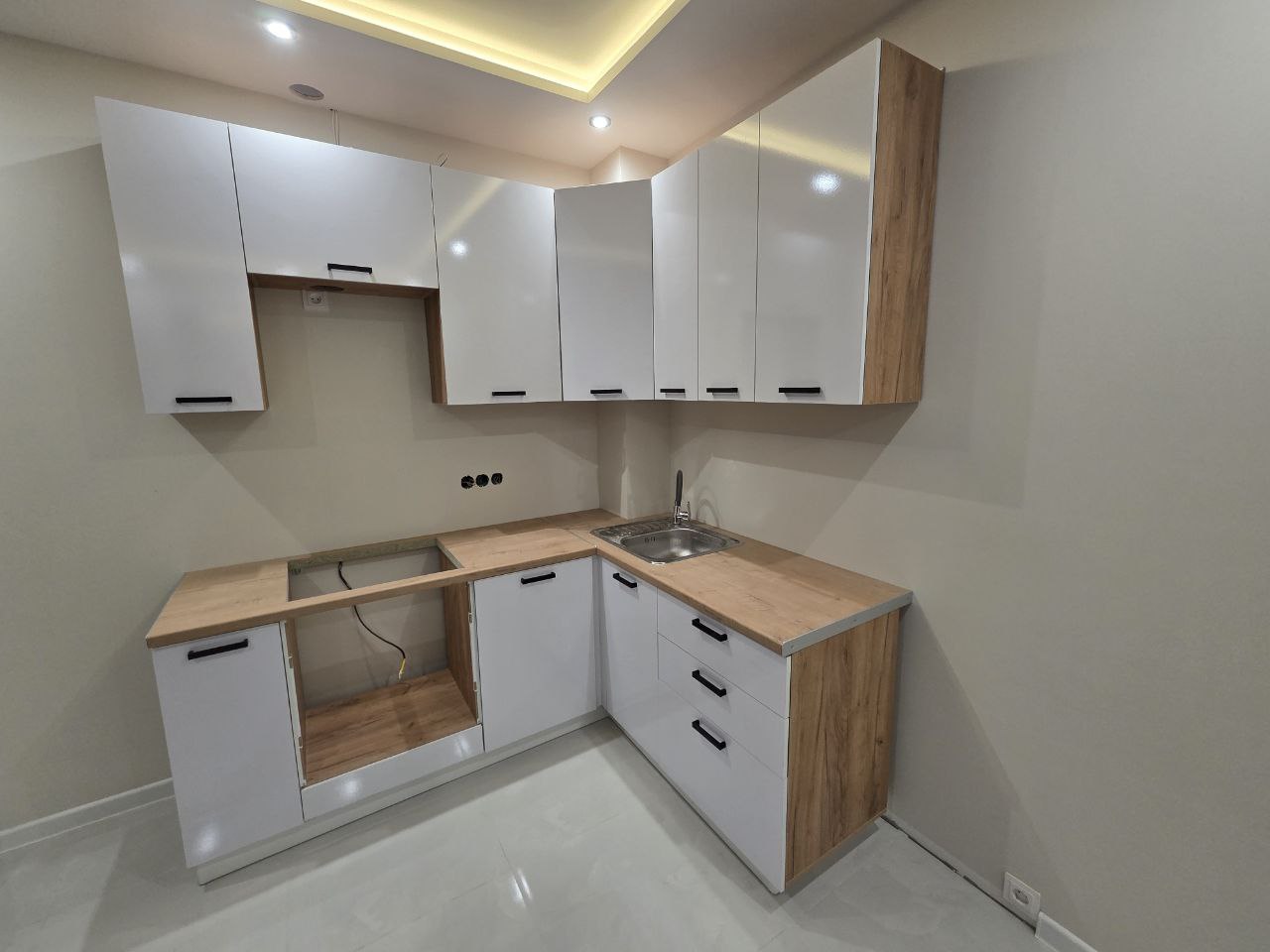 Кухня угловая Рио NEW №2 1.6 х 2.0 м белый глянец