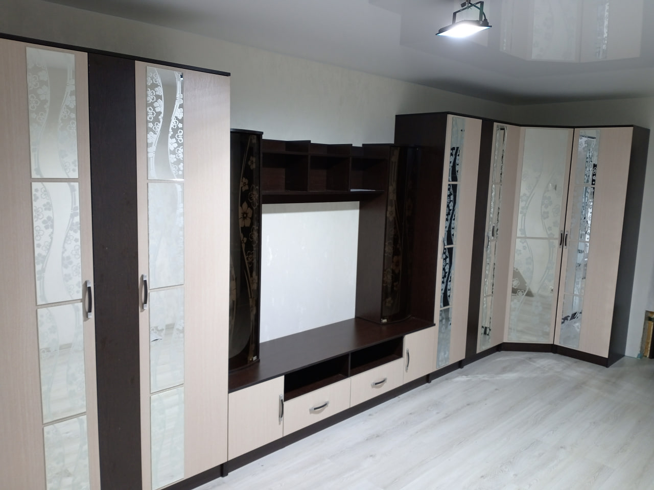 Стенка Марта-15 прямая венге / дуб белфорд