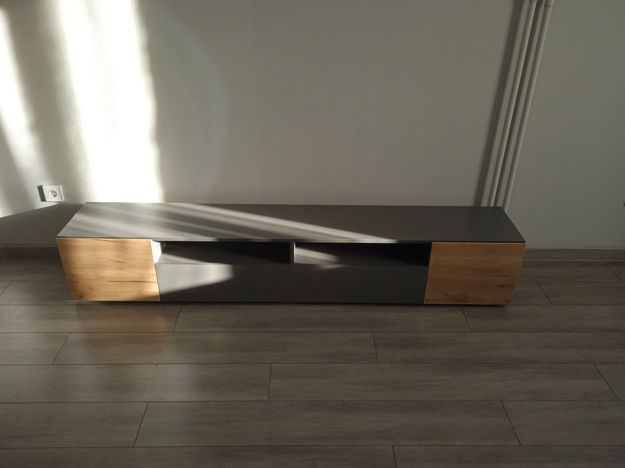 Тумба для ТВ Грейс белая текстурная